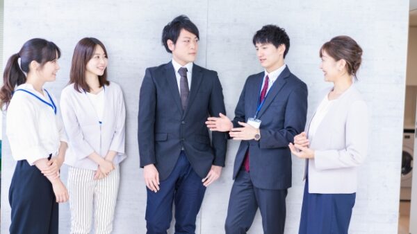 部下指導がうまくいかない原因と伝わる指導のコツ｜指示・注意・褒め方の具体例