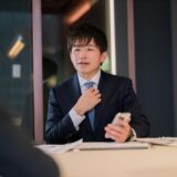 社長の挨拶・スピーチで信頼を得るコツと例文｜年頭・創立記念・入社式