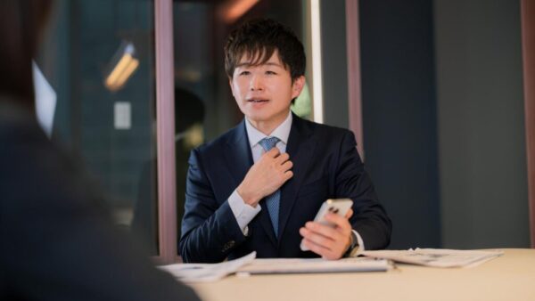 社長の挨拶・スピーチで信頼を得るコツと例文｜年頭・創立記念・入社式